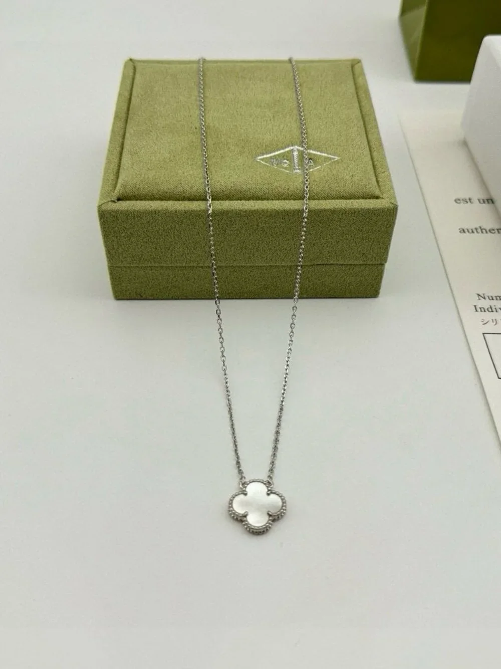 🤨Van Cleef & Arpels🤨 Clover necklace